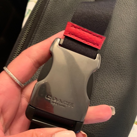 Authentic COACH Pebbled leather Mickey mousse Keith Disney 2 zips belt bag - Picture 13 of 16